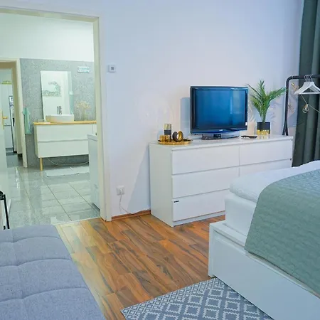 Luxus Bungalow Sehr Zentral Garten Parkplatz 펜션 *