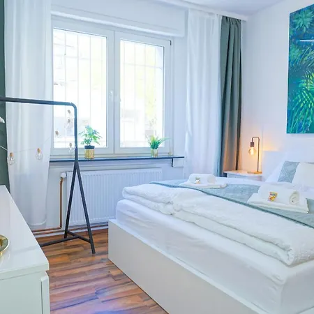 Luxus Bungalow Sehr Zentral Garten Parkplatz 펜션 오펜바흐