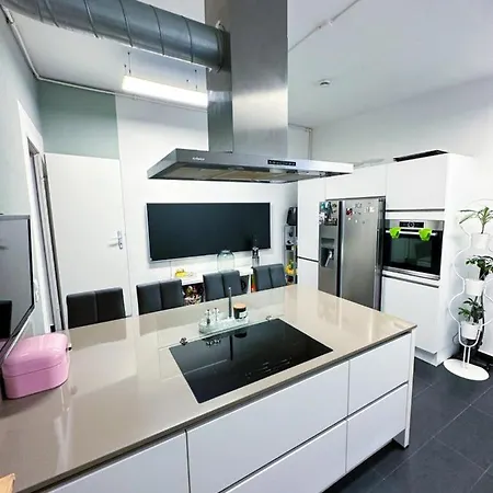 펜션 Luxus Bungalow Sehr Zentral Garten Parkplatz 오펜바흐